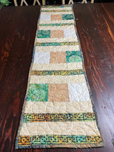 Load image into Gallery viewer, Quilted Celtic Table Runner